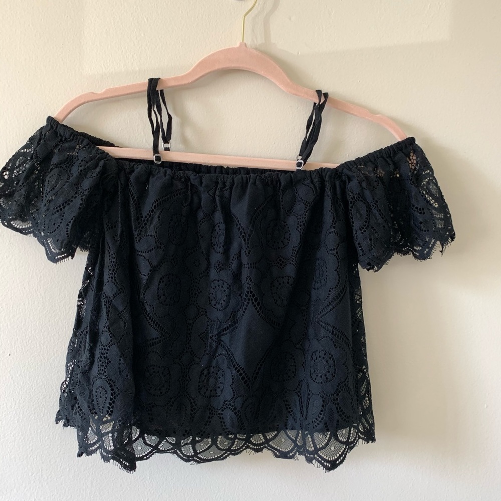 Abercrombie Off-The-Shoulder Crop Top😍